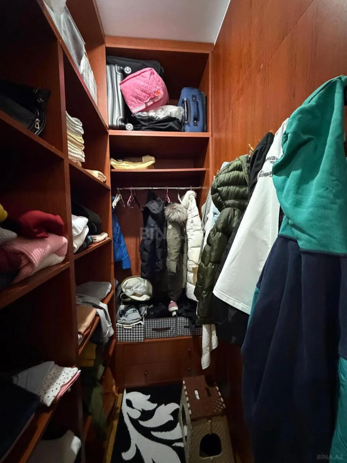 Satılır 3 otaqlı mənzil 135 m²