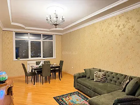 Satılır 3 otaqlı mənzil 135 m²