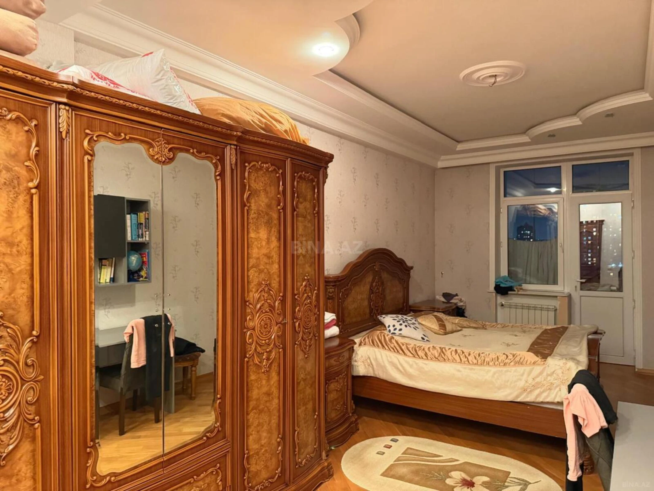 Satılır 3 otaqlı mənzil 135 m²