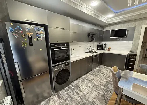 Satılır 2 otaqlı mənzil 96 m²