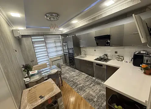 Satılır 2 otaqlı mənzil 96 m²
