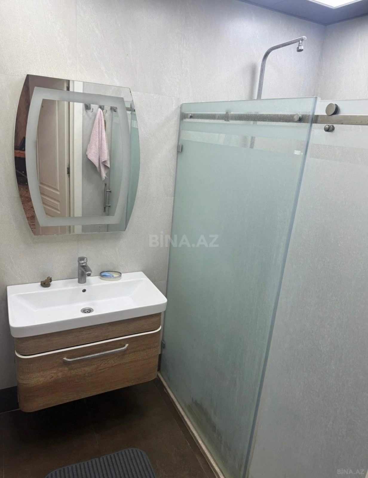 Satılır 2 otaqlı mənzil 96 m²