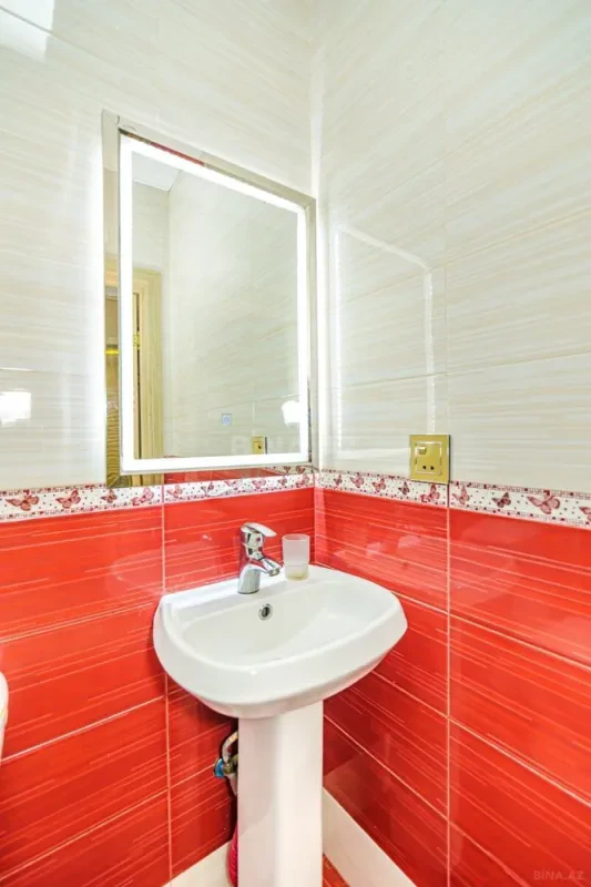 Kirayə verilir 2 otaqlı mənzil 60 m²