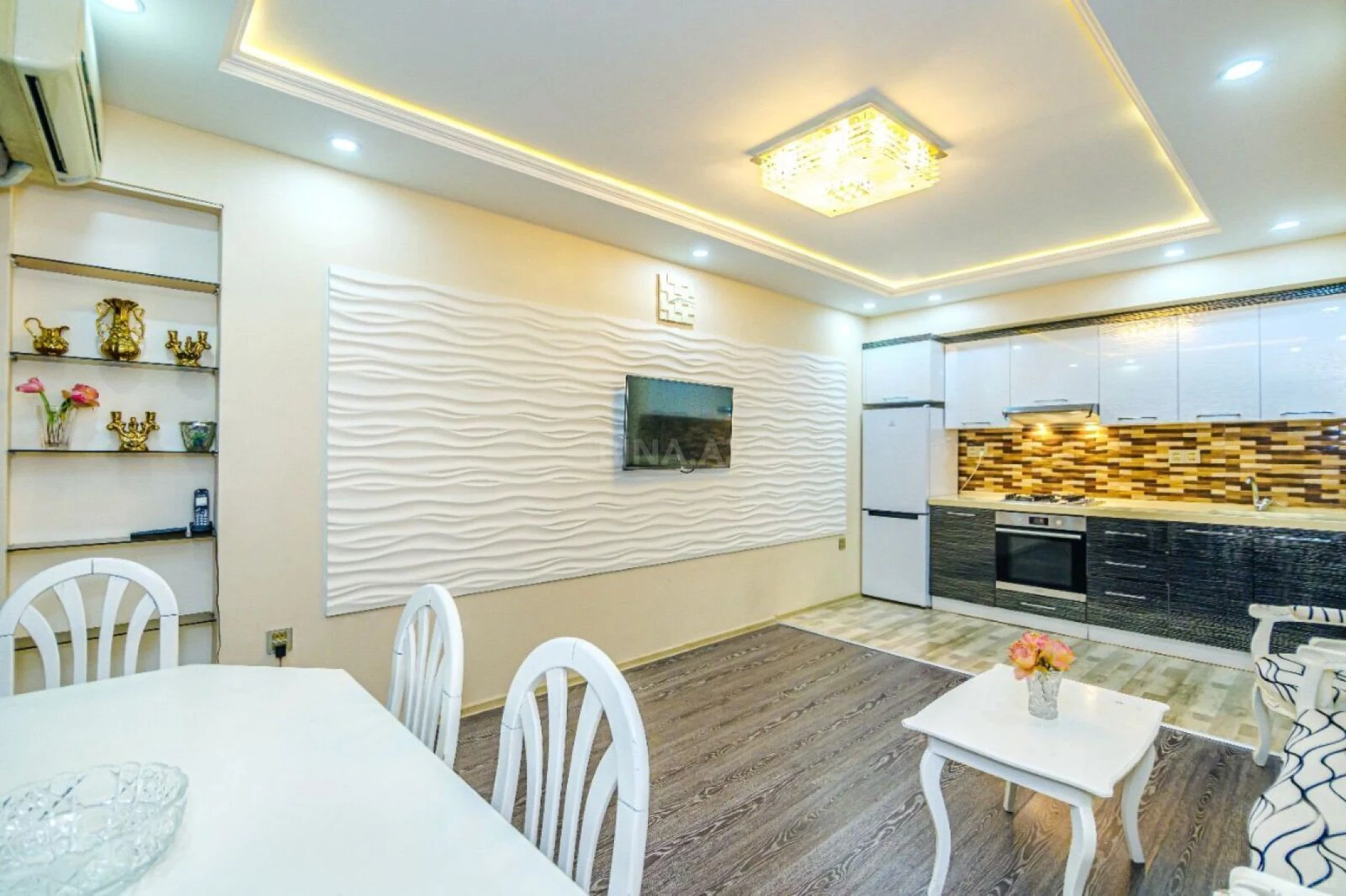 Kirayə verilir 2 otaqlı mənzil 60 m²