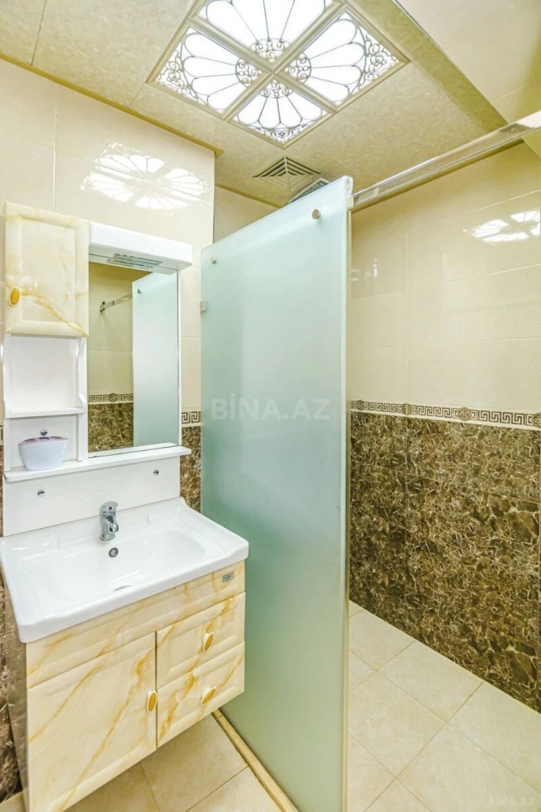 Kirayə verilir 2 otaqlı mənzil 60 m²
