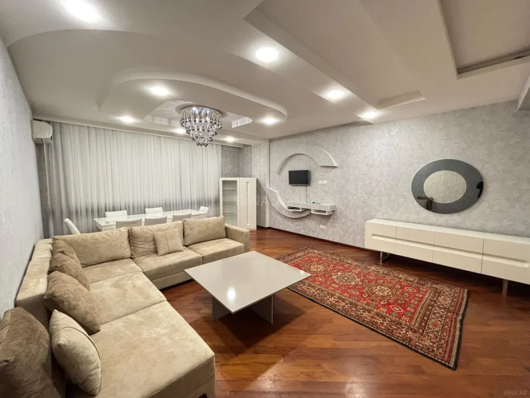 Satılır 3 otaqlı mənzil 160 m²