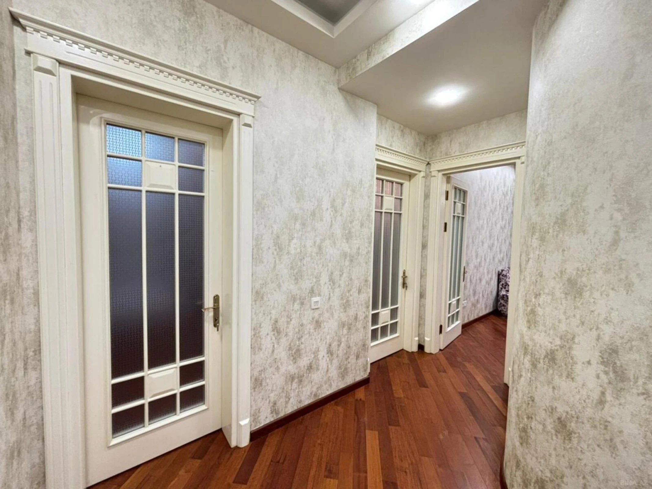 Satılır 3 otaqlı mənzil 160 m²