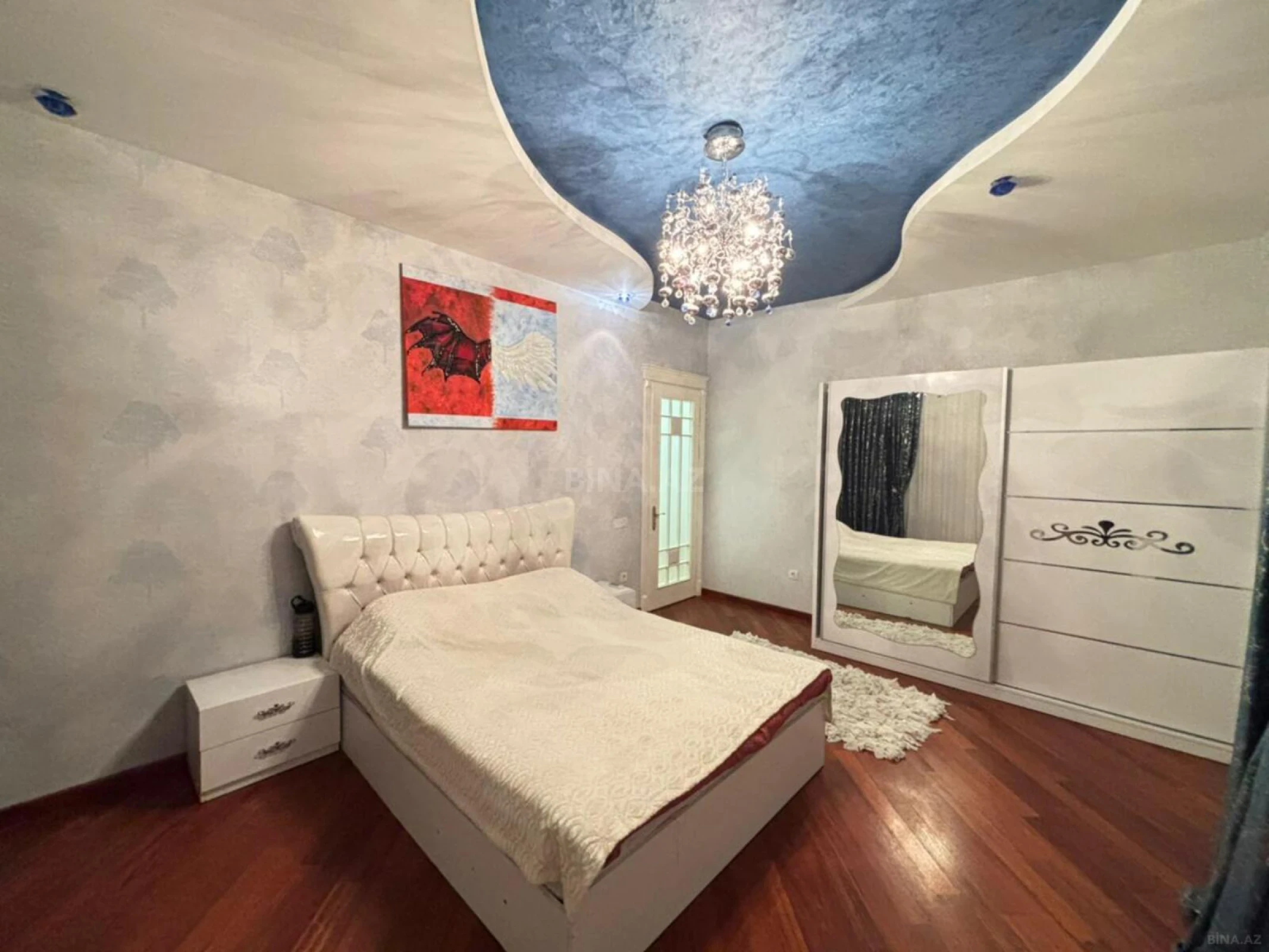 Satılır 3 otaqlı mənzil 160 m²