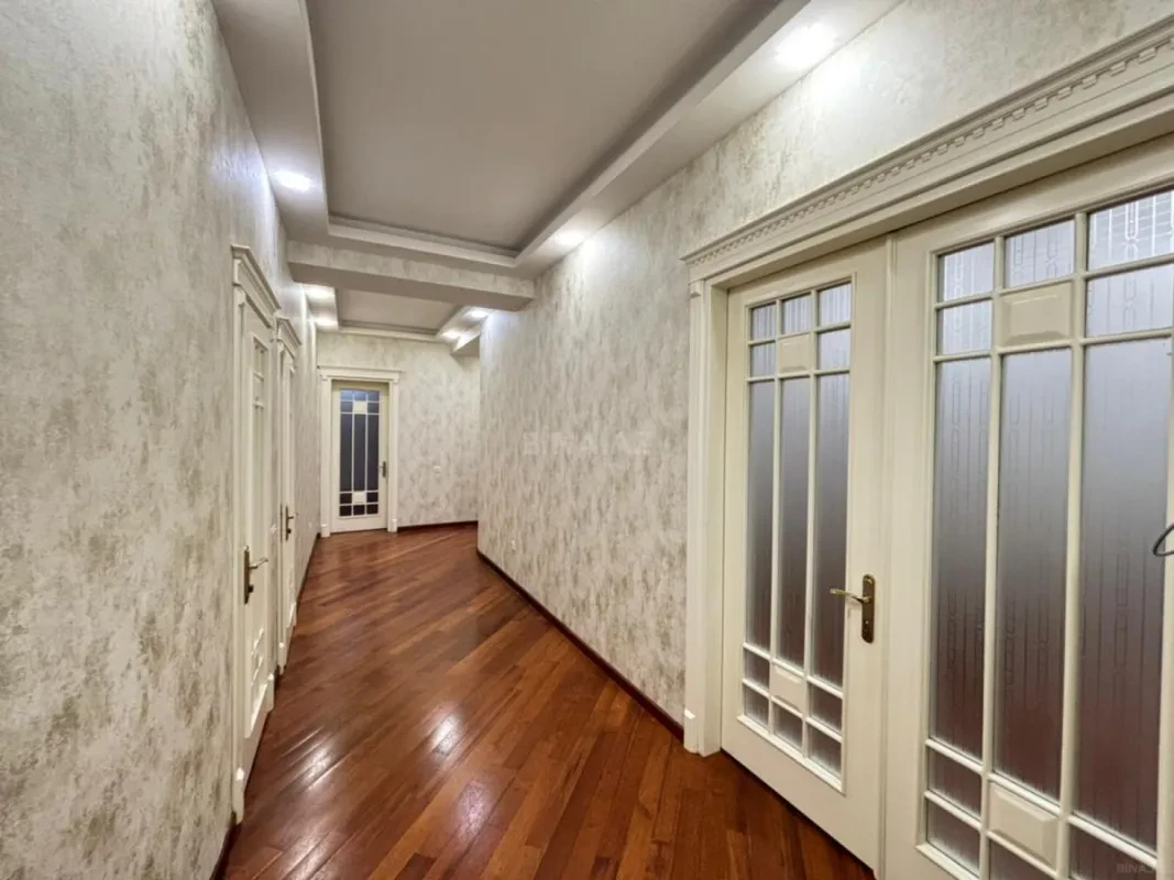 Satılır 3 otaqlı mənzil 160 m²