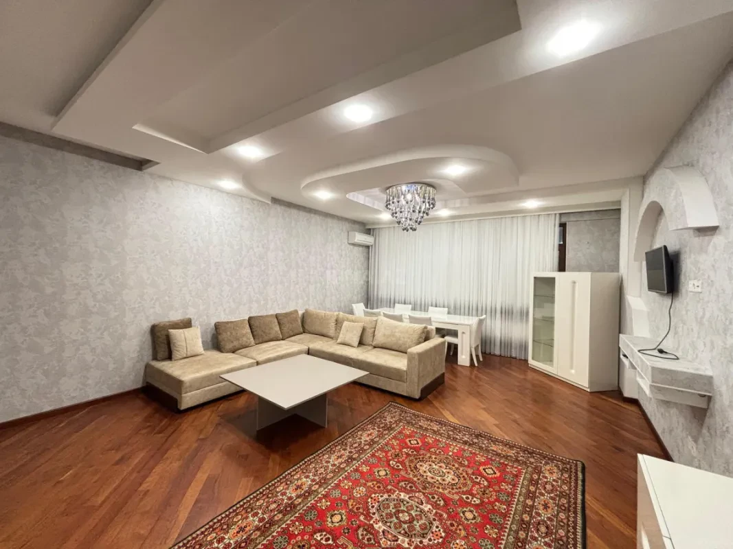 Satılır 3 otaqlı mənzil 160 m²