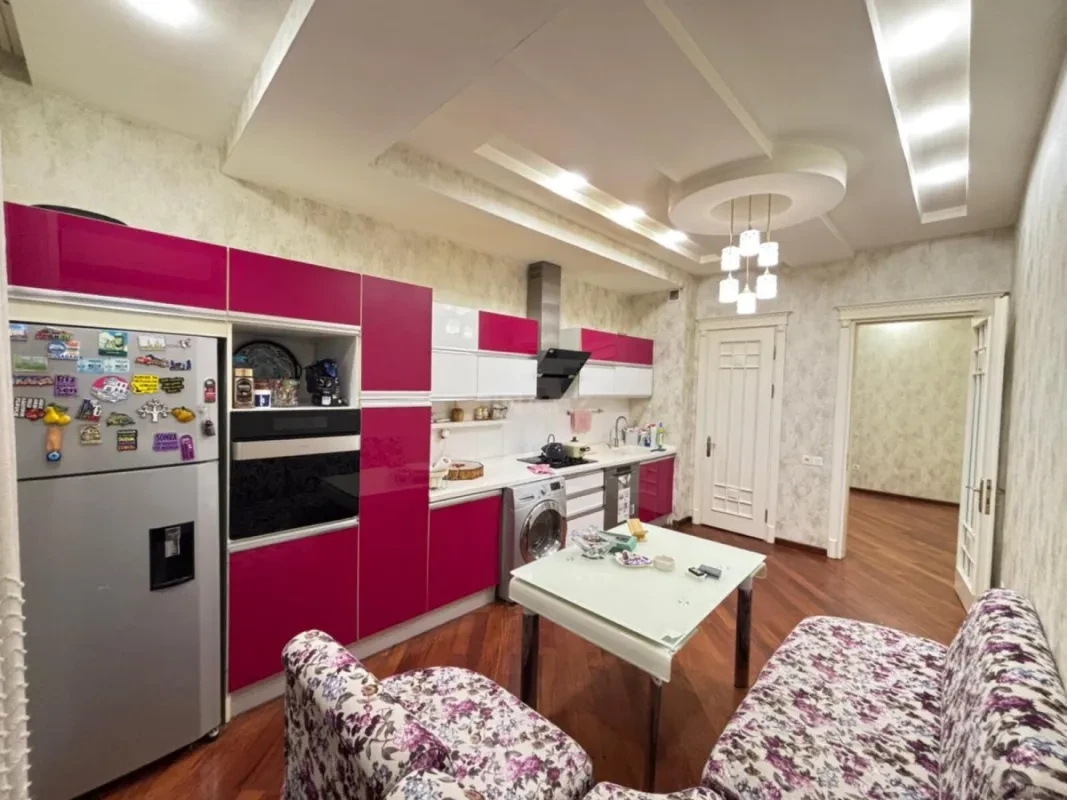 Satılır 3 otaqlı mənzil 160 m²