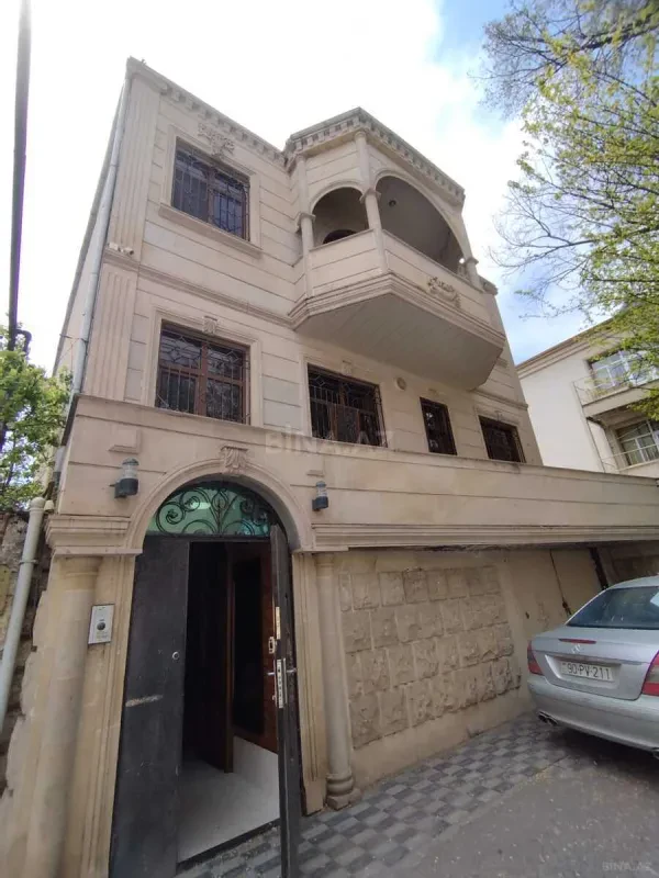 Kirayə verilir 6 otaqlı ofis 300 m²