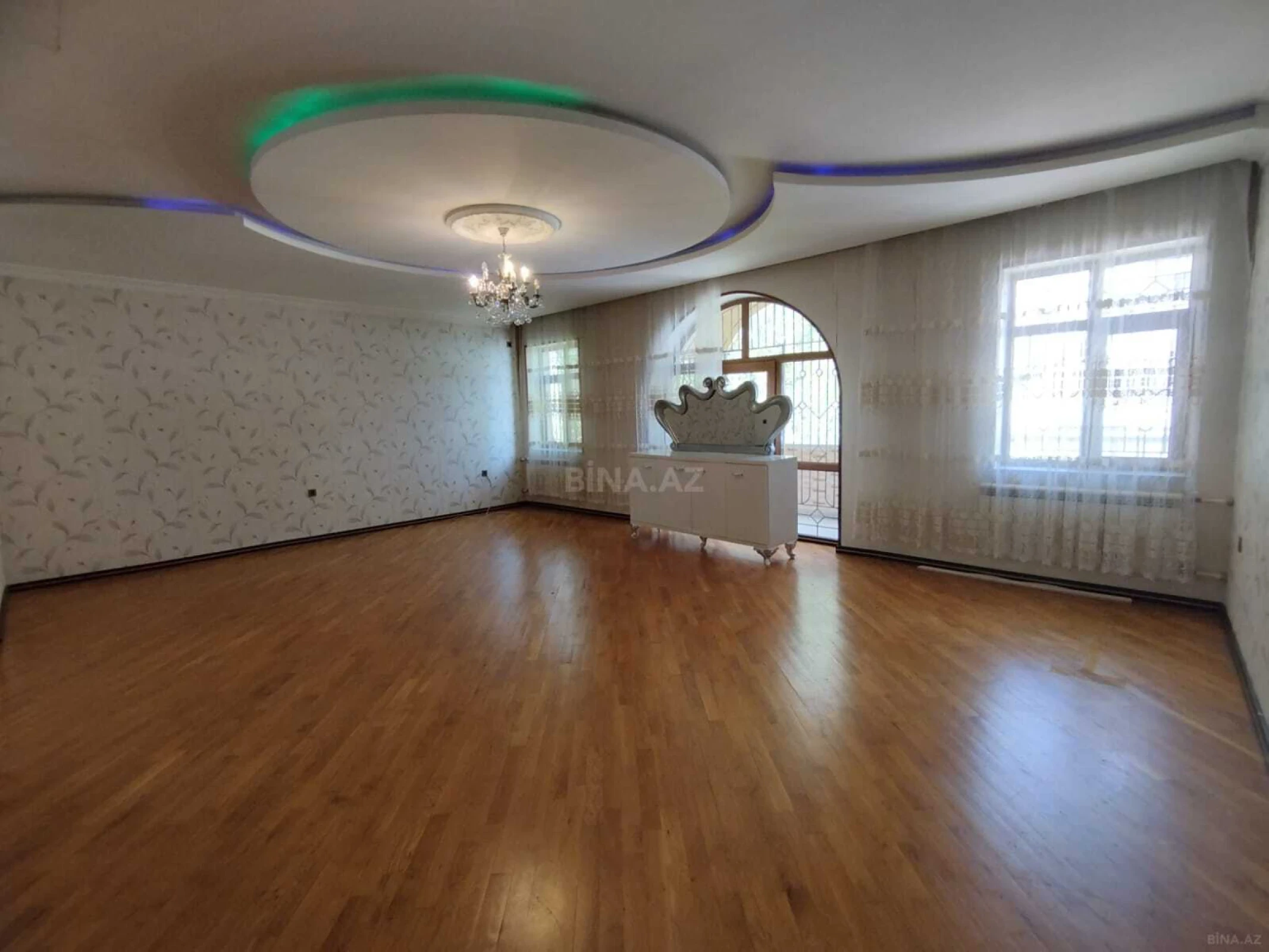 Kirayə verilir 6 otaqlı ofis 300 m²