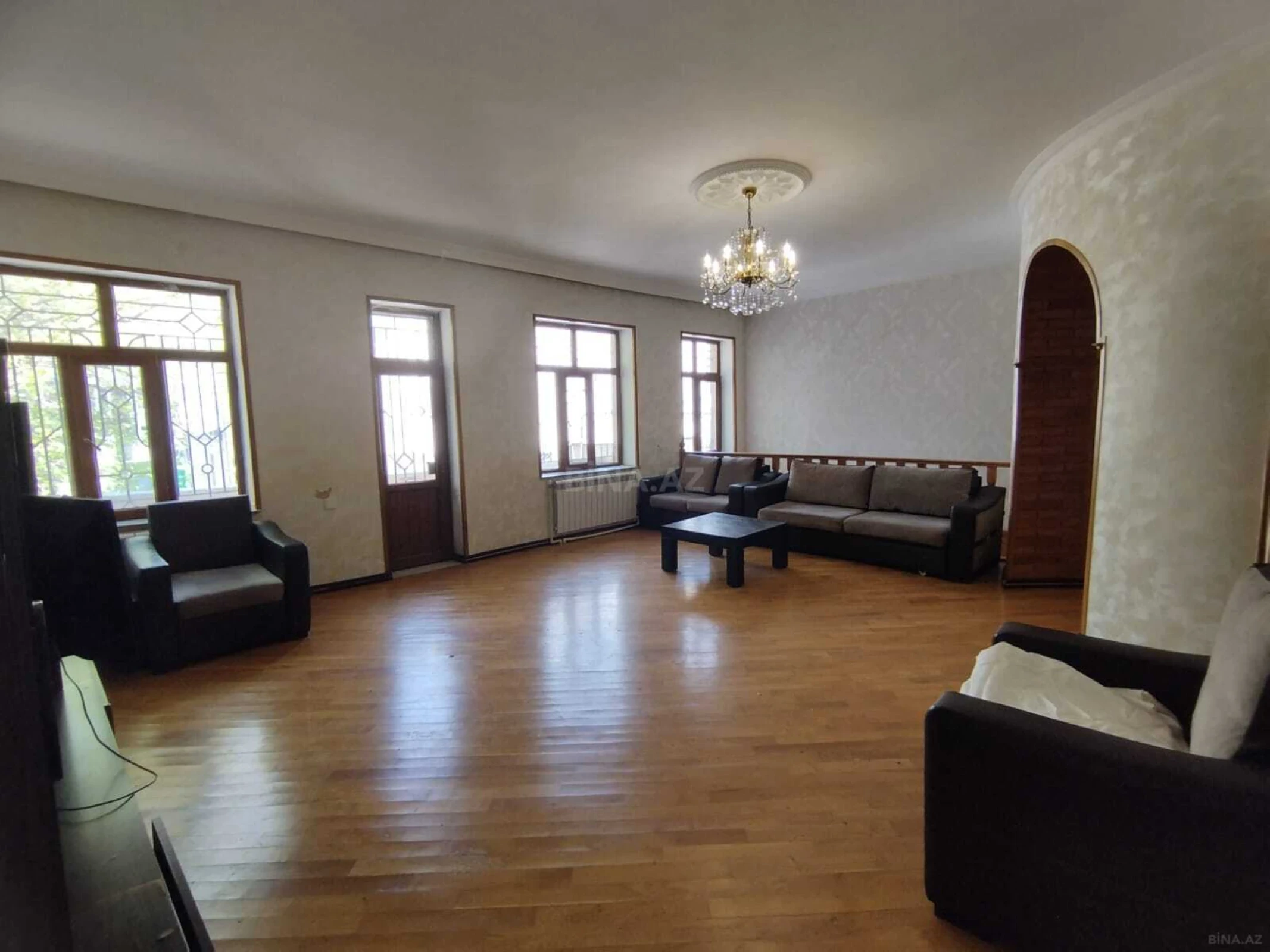 Kirayə verilir 6 otaqlı ofis 300 m²