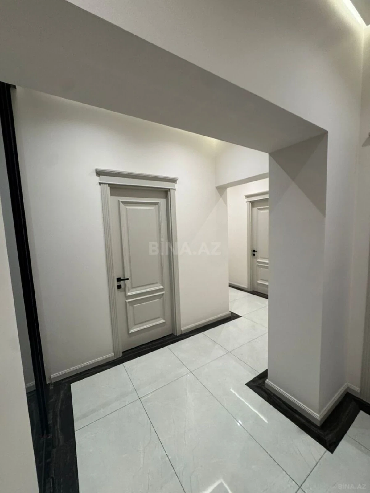 Kirayə verilir 3 otaqlı mənzil 130 m²
