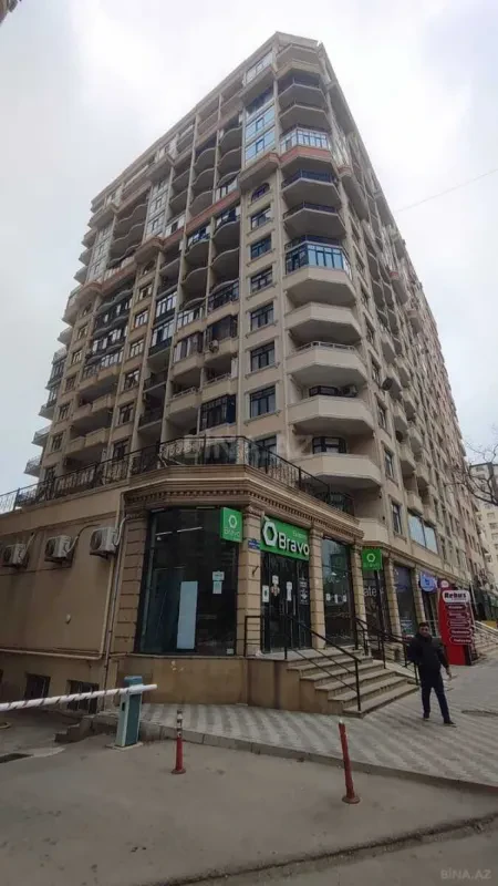 Satılır 4 otaqlı mənzil 188.6 m²