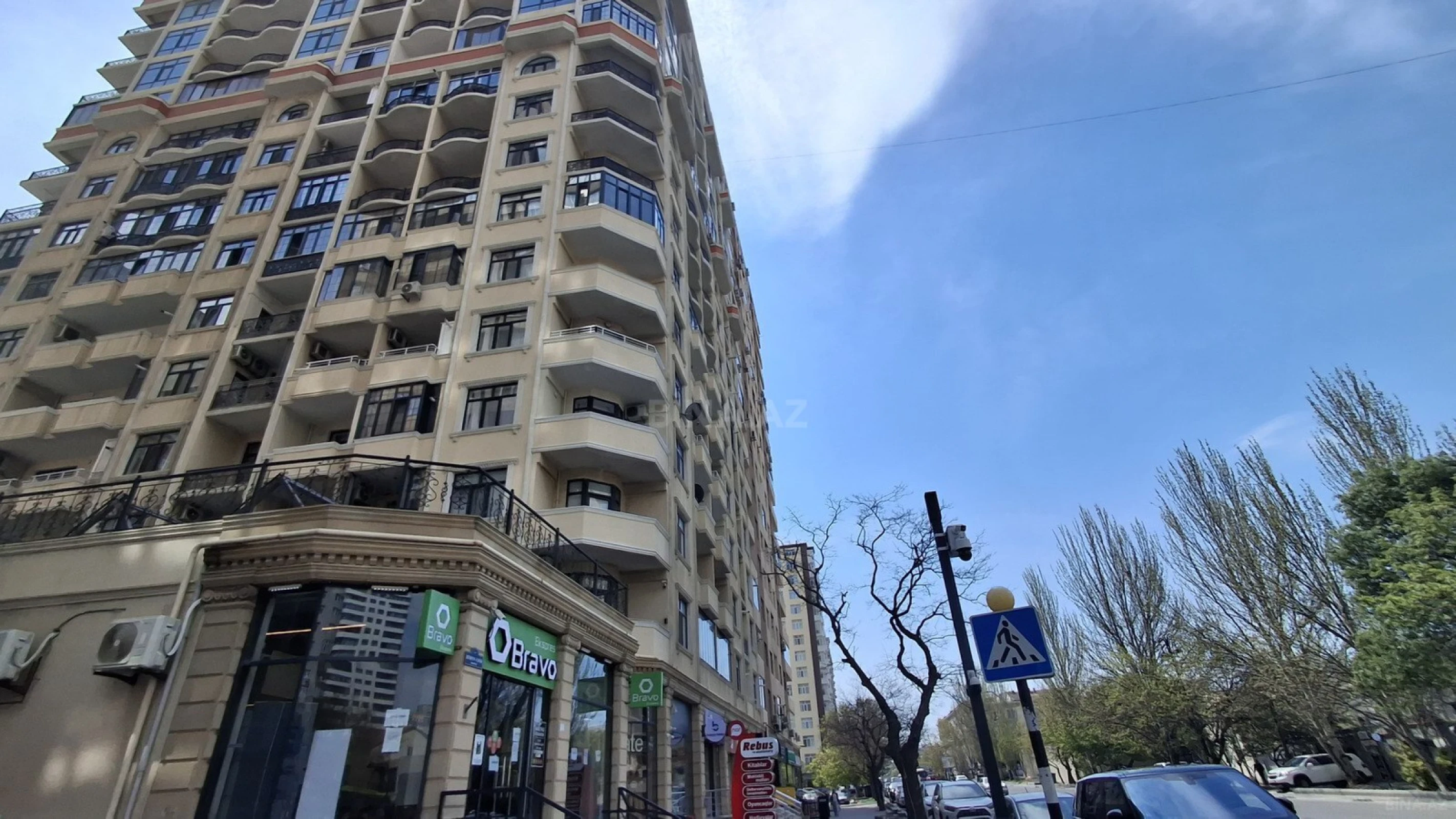 Satılır 4 otaqlı mənzil 188.6 m²