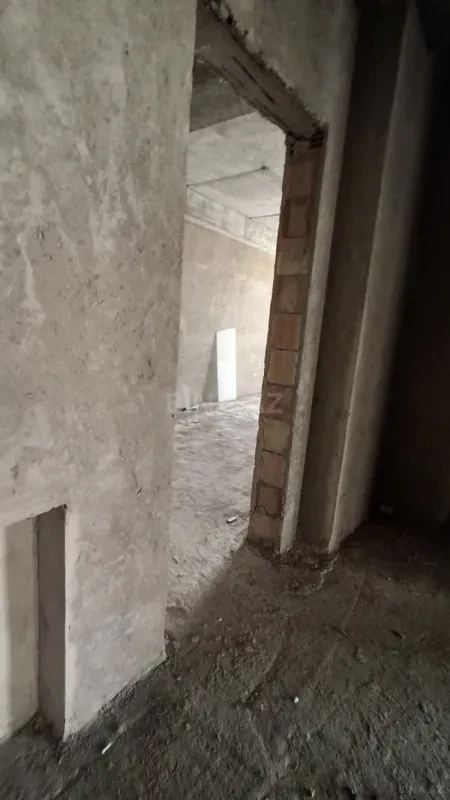 Satılır 4 otaqlı mənzil 188.6 m²