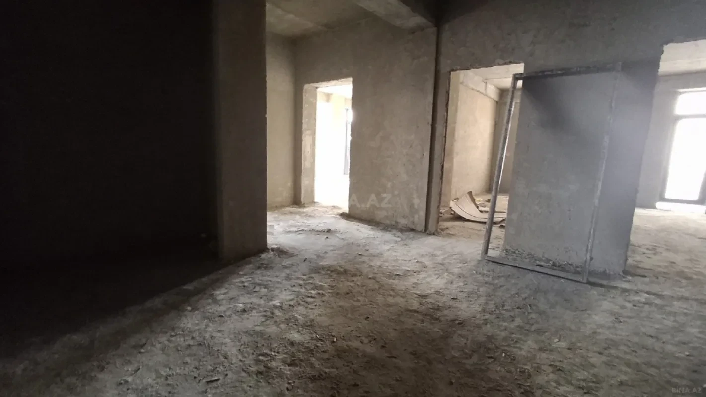 Satılır 4 otaqlı mənzil 188.6 m²