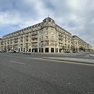 Satılır 6 otaqlı mənzil 242 m² — Bakı 6 otaq 242.00 m²
