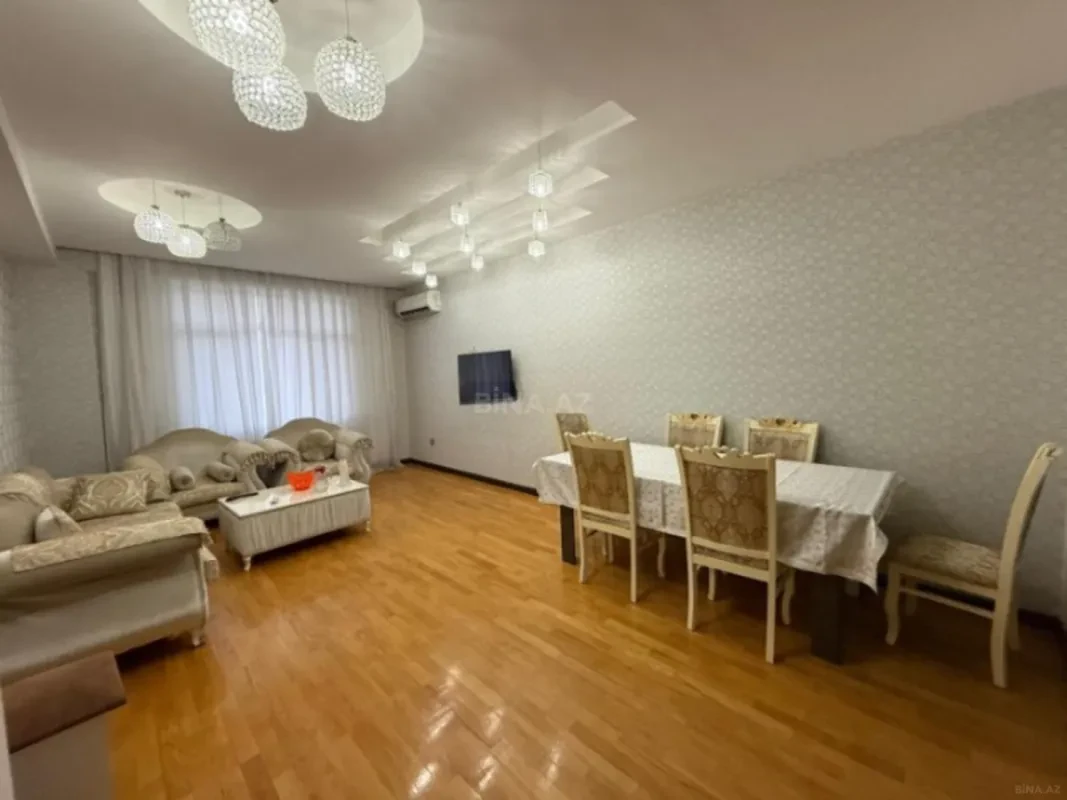 Satılır 3 otaqlı mənzil 136 m²