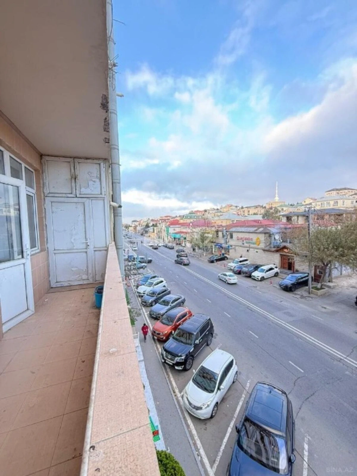 Satılır 3 otaqlı mənzil 136 m²