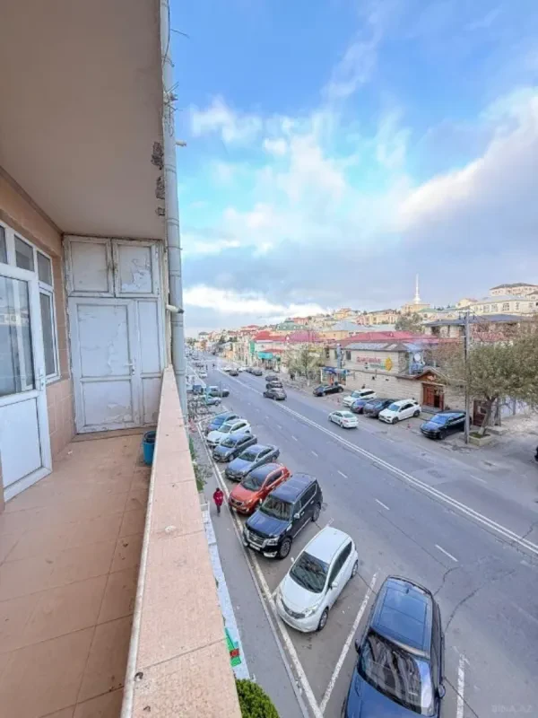 Satılır 3 otaqlı mənzil 136 m²