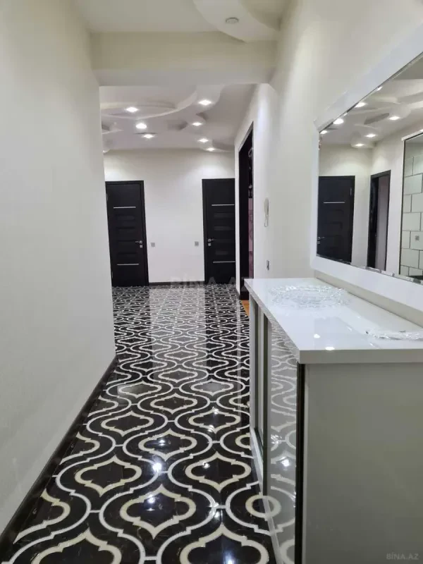 Satılır 3 otaqlı mənzil 136 m²