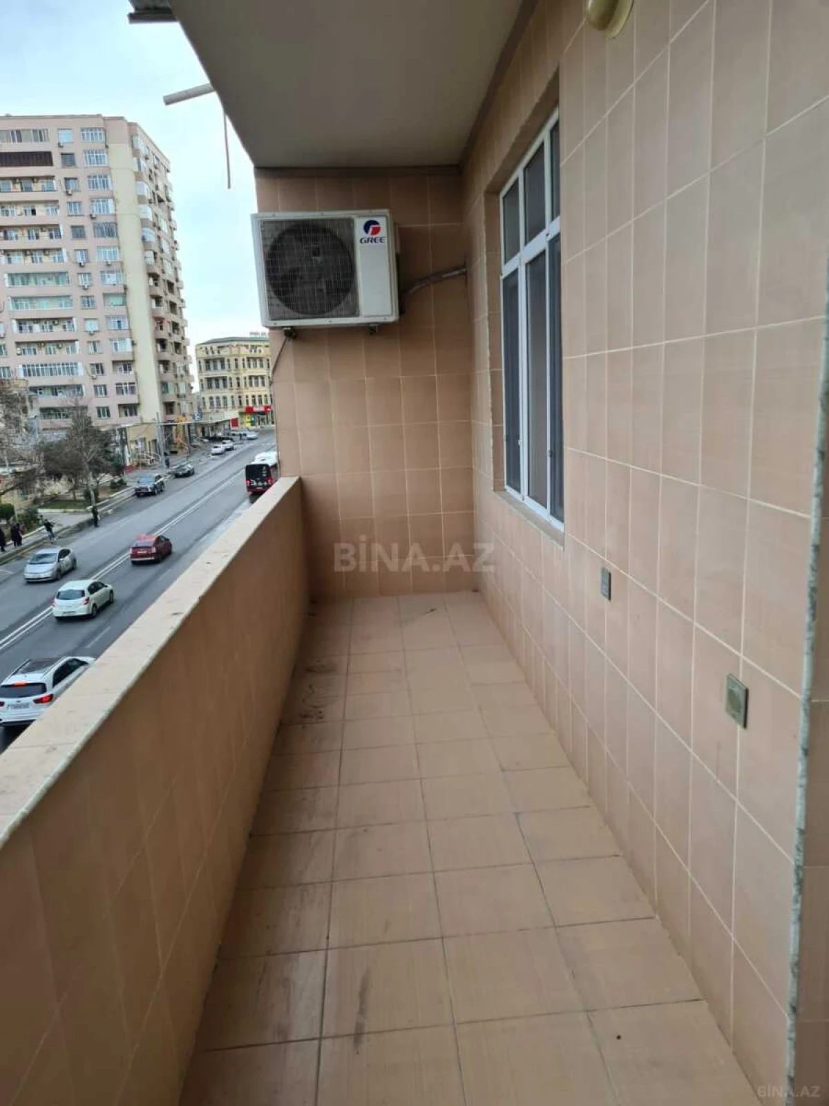 Satılır 3 otaqlı mənzil 136 m²