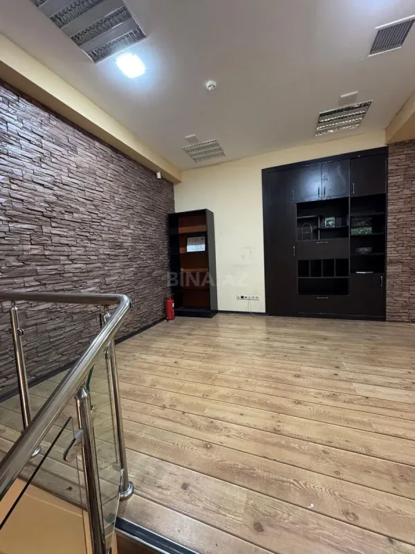 Kirayə verilir 6 otaqlı ofis 180 m²