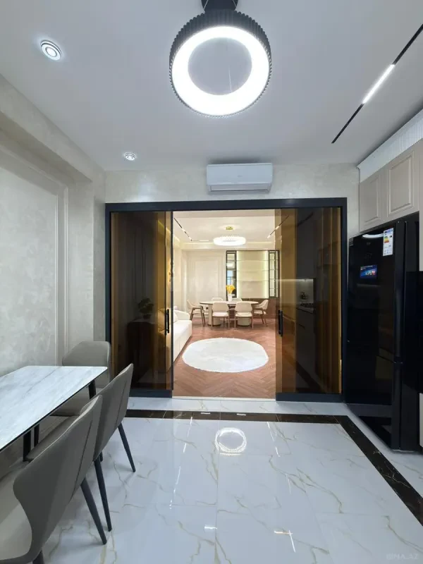 Satılır 3 otaqlı mənzil 118 m²
