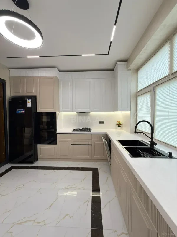 Satılır 3 otaqlı mənzil 118 m²