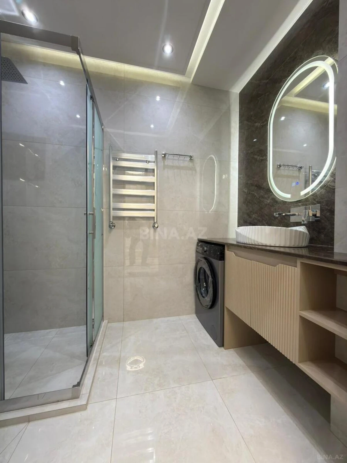 Satılır 3 otaqlı mənzil 118 m²