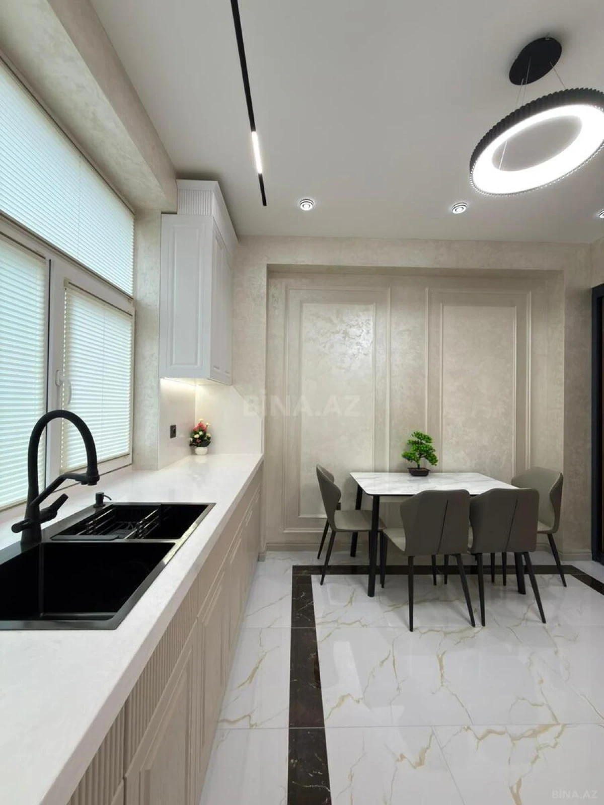 Satılır 3 otaqlı mənzil 118 m²