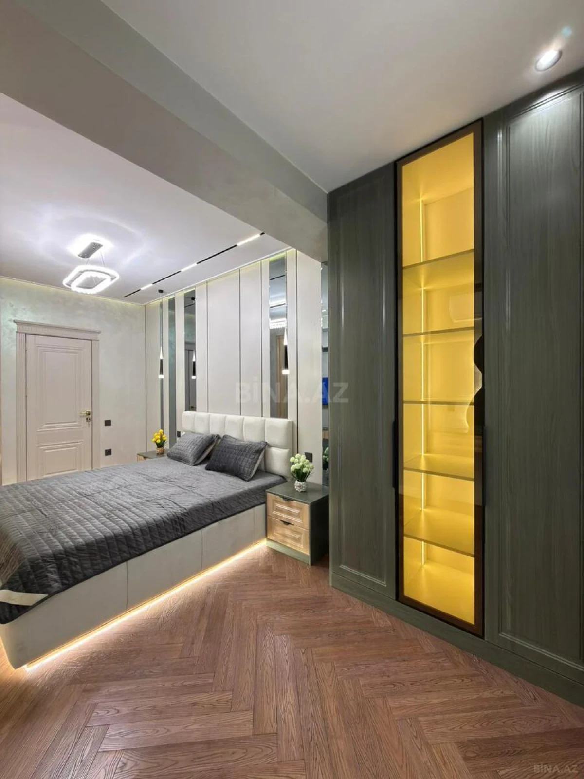 Satılır 3 otaqlı mənzil 118 m²