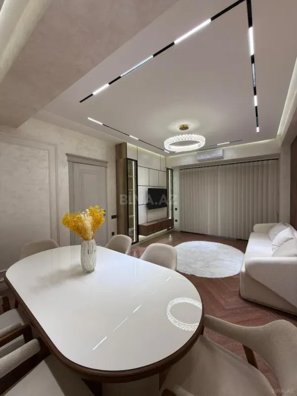 Satılır 3 otaqlı mənzil 118 m²