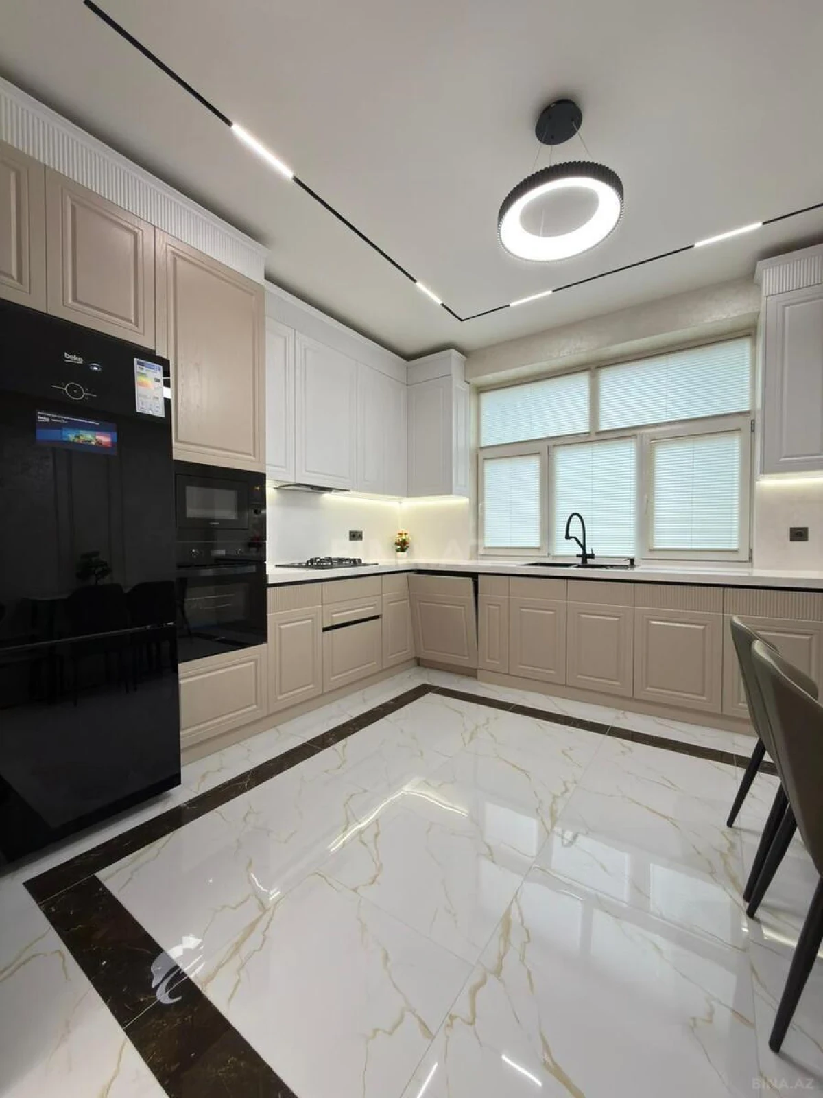 Satılır 3 otaqlı mənzil 118 m²