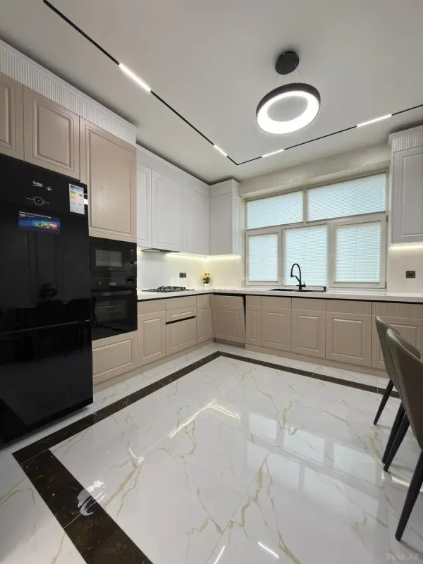 Satılır 3 otaqlı mənzil 118 m²