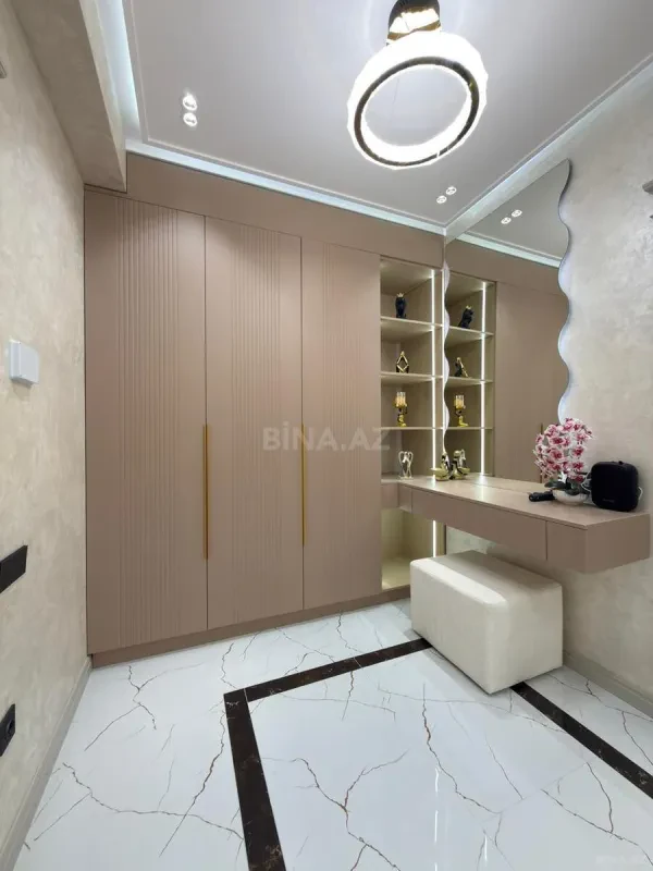 Satılır 3 otaqlı mənzil 118 m²