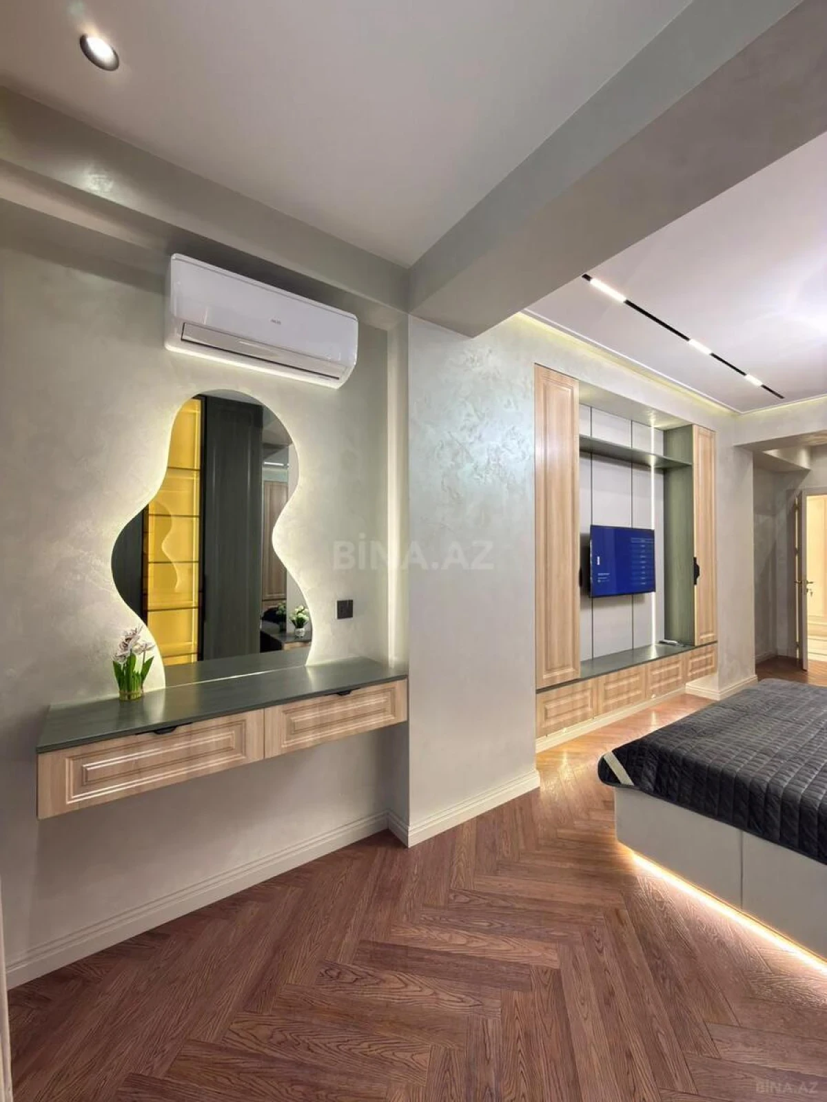 Satılır 3 otaqlı mənzil 118 m²