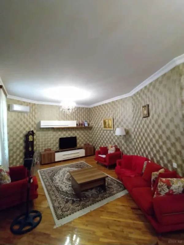 Satılır 4 otaqlı həyət evi 150 m²