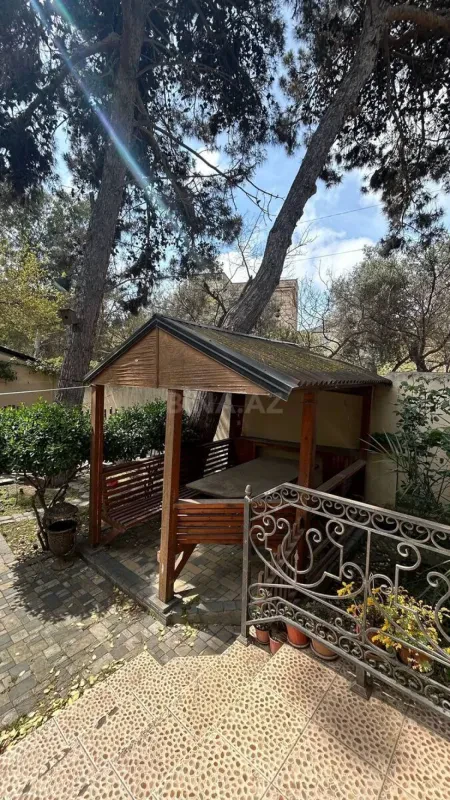 Satılır 4 otaqlı həyət evi 150 m²