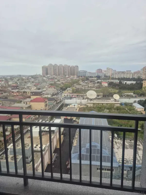 Satılır 3 otaqlı mənzil 178 m²