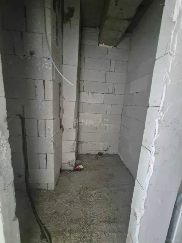 Satılır 3 otaqlı mənzil 178 m²