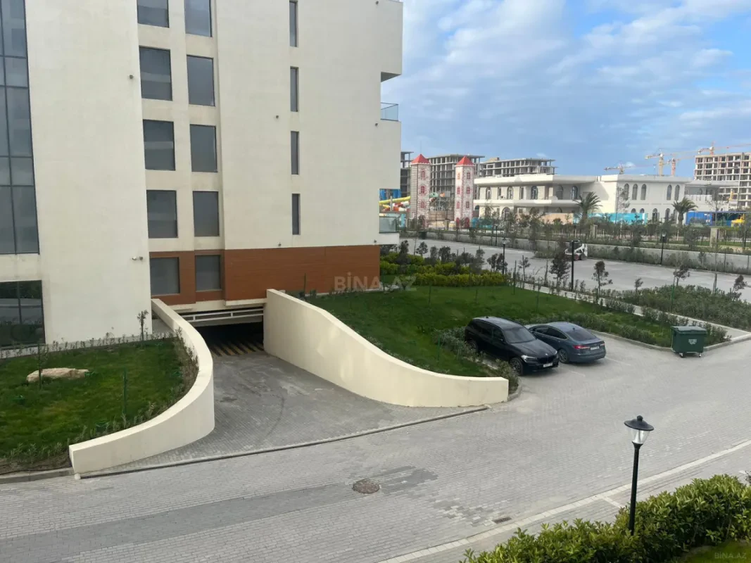 Satılır 2 otaqlı mənzil 93 m²