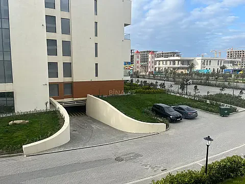 Satılır 2 otaqlı mənzil 93 m²