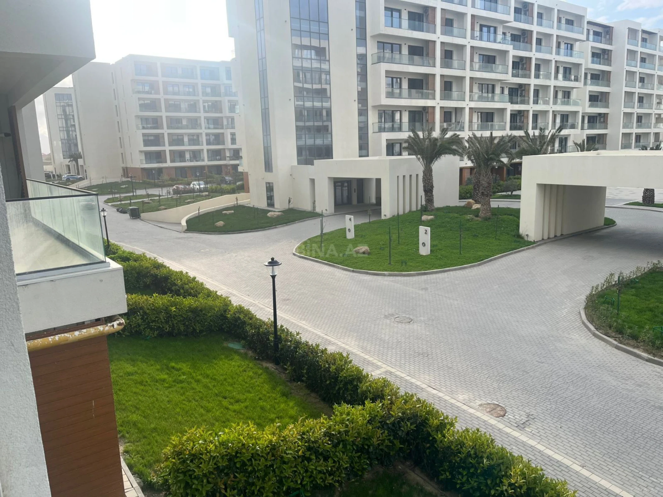 Satılır 2 otaqlı mənzil 93 m²