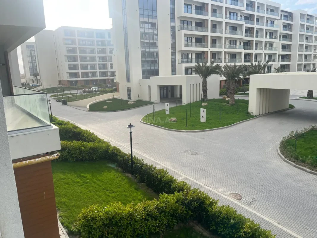 Satılır 2 otaqlı mənzil 93 m²