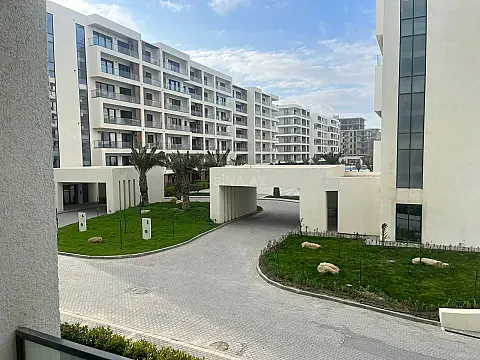 Satılır 2 otaqlı mənzil 93 m²