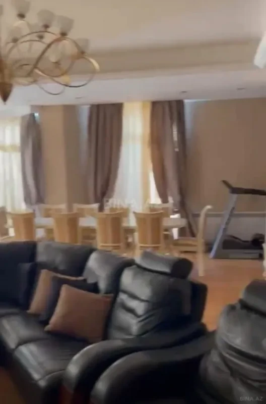 Satılır 4 otaqlı mənzil 231 m²